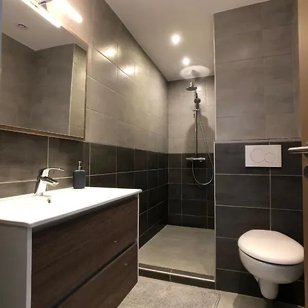Neuf 2 Pièces Balcon Et Parking Proche Centre 2 * Le Lavandou